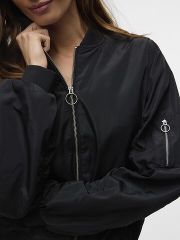 VERO MODA Tussenjas 'SNKatarina' in Zwart