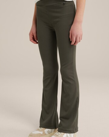 WE Fashion Flared Leggings in Green: front
