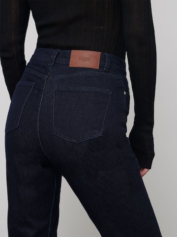 RÆRE by Lorena Rae Regular Jeans 'Ayana Tall' i blå