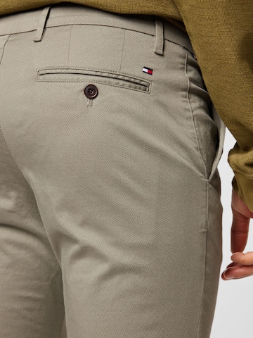 TOMMY HILFIGER Slim fit Chino trousers 'DENTON' in Grey