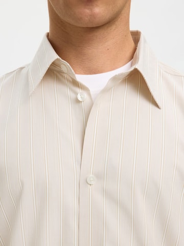 SELECTED Comfort Fit Skjorte i beige