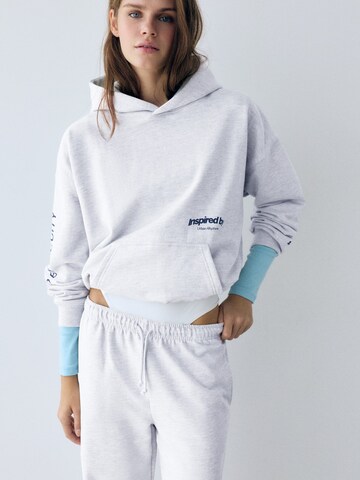 Pull&Bear Sweatshirt 'PACIFIC INSPIRED' in Grijs: voorkant