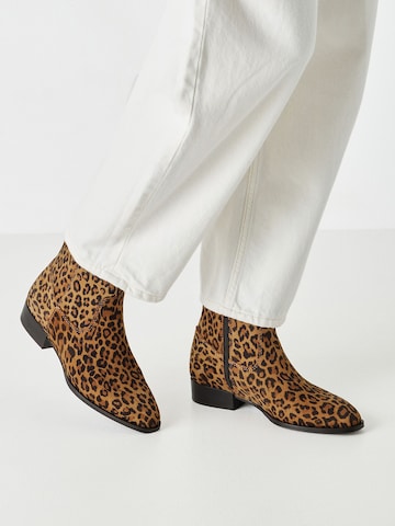 Tamaris Bootie in Brown: front