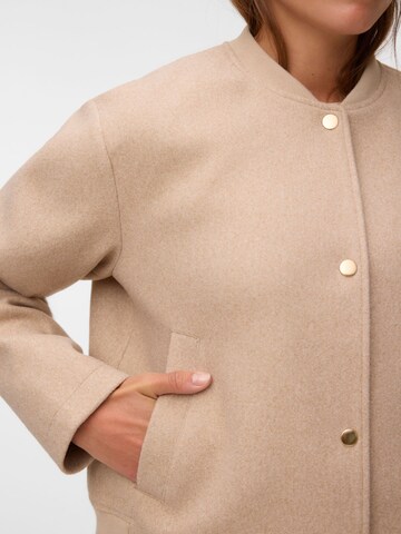 VERO MODA Tussenjas in Beige
