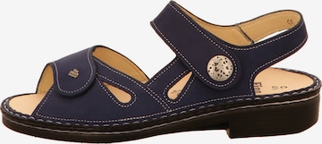Finn Comfort Sandale in Blau