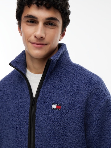 Tommy Jeans Демисезонная куртка в Синий