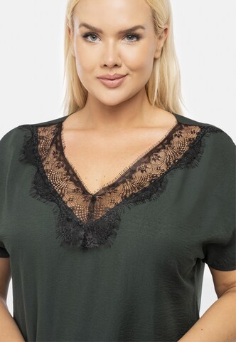 Karko Blouse ' LEONA ' in Green