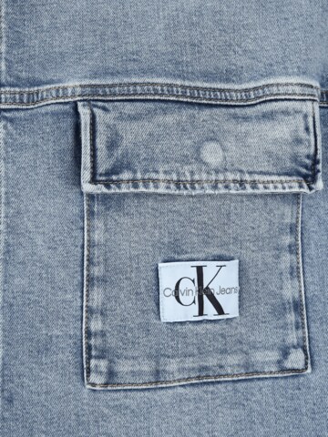 Calvin Klein Jeans Curve Overgangsjakke i blå