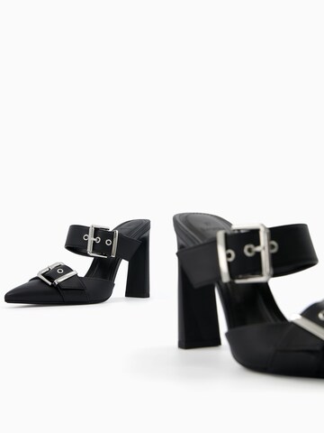 Bershka Pantolette in Schwarz