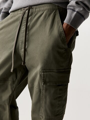 Pull&Bear Loosefit Cargobroek in Groen