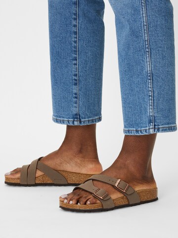 BIRKENSTOCK Чехли 'Yao' в кафяво