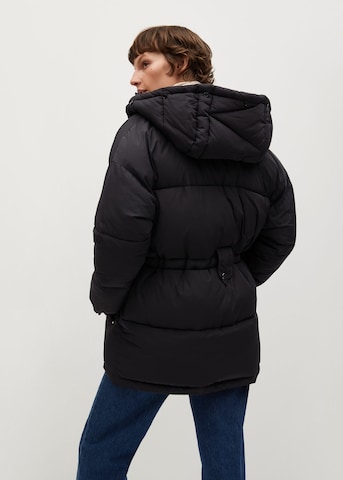 MANGO Zimná bunda 'Tabardi' - Čierna