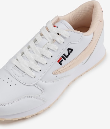 Baskets basses FILA en blanc