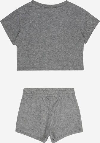 Set Jordan en gris