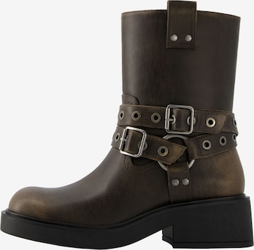 Bershka Boots in Braun