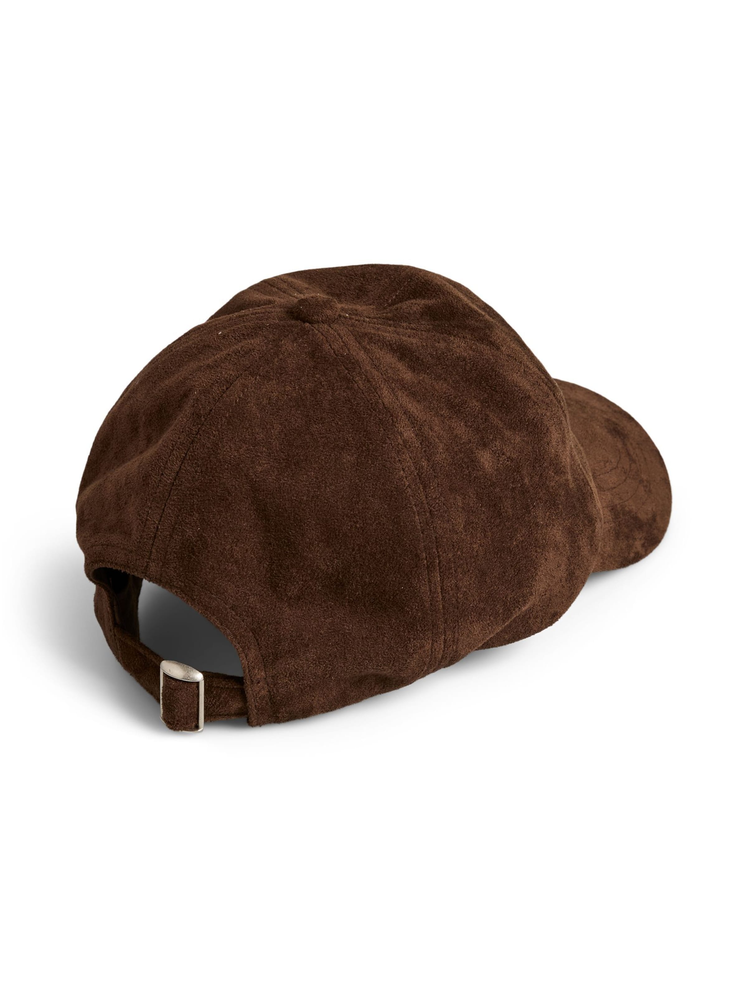 PIECES Cap in Braun