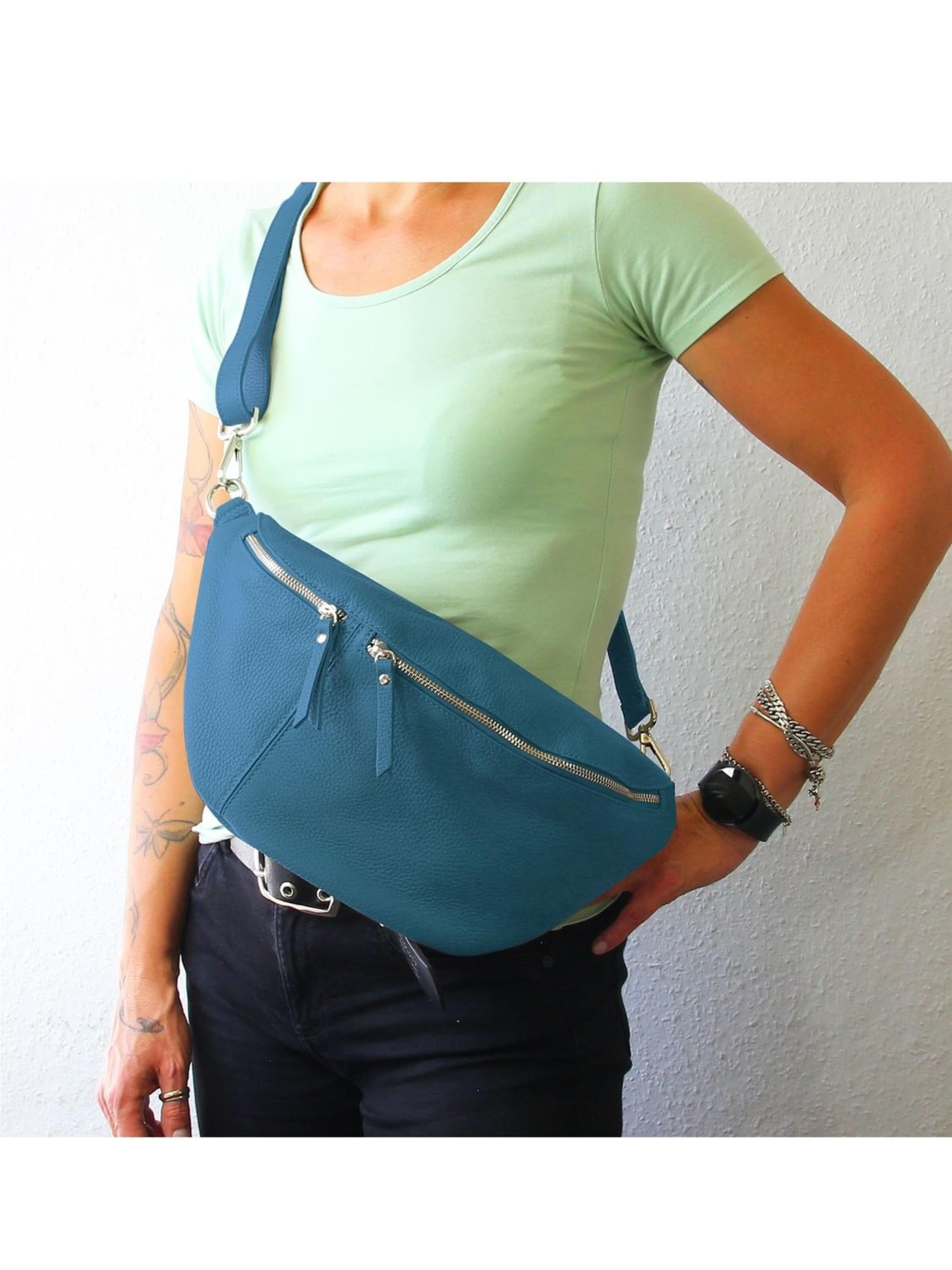Florence Fanny Pack in Blue