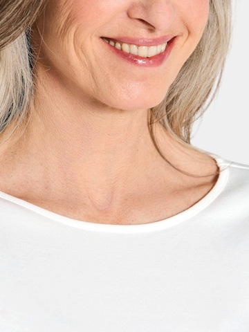 Goldner Shirt in Weiß