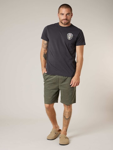 T-Shirt 'DEKARI' Deeluxe en gris