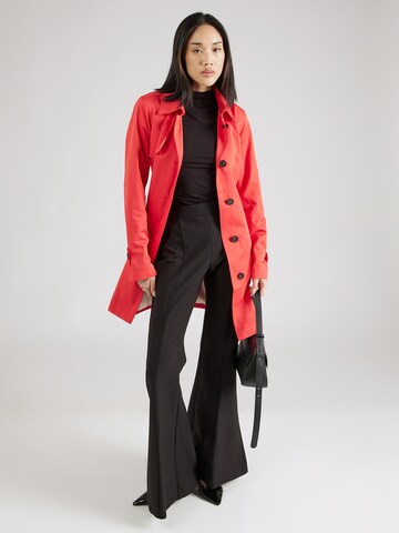 Cappotto di mezza stagione di COMMA in rosso