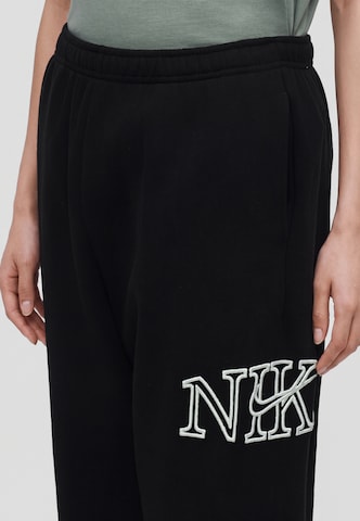 Nike Sportswear regular Παντελόνι σε μαύρο