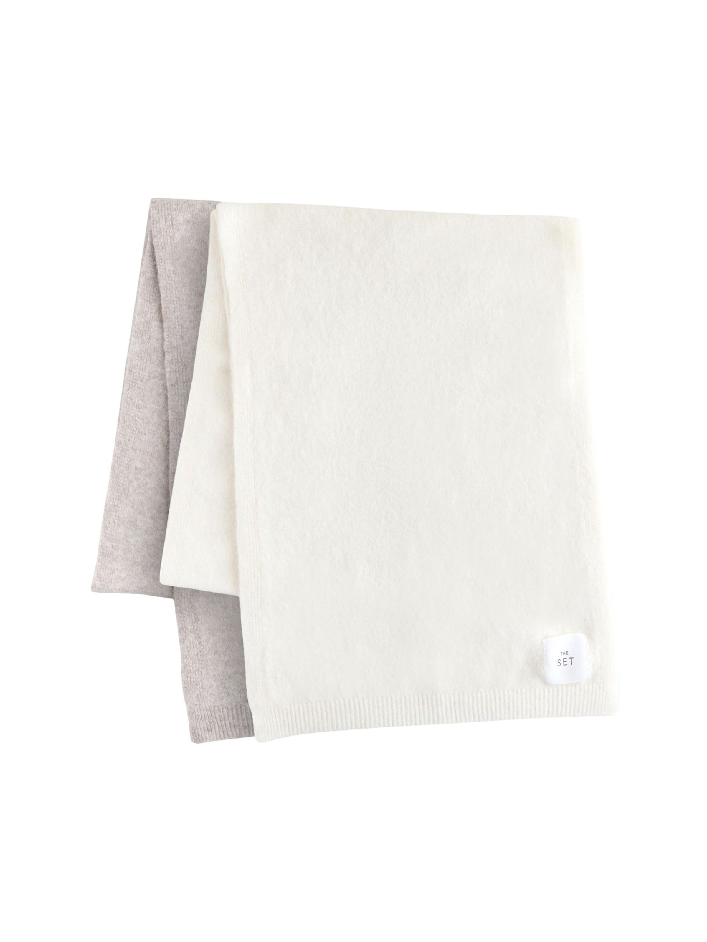 The Set Sjaal in Beige: voorkant