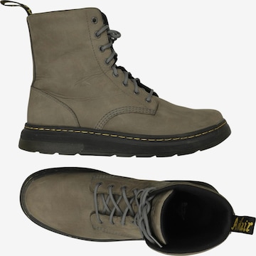 Dr. Martens Stiefel 45 in Grau: Vorderseite