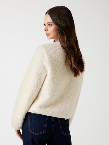 GUESS Between-Season Jacket in Beige