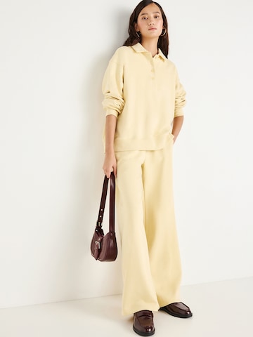 Felpa di Gina Tricot in giallo