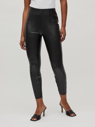 VILA Skinny Trousers 'Barb' in Black: front