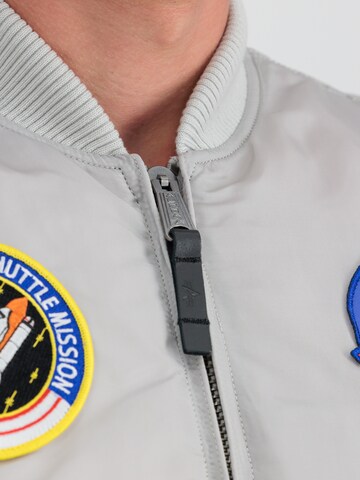 ALPHA INDUSTRIES Jacke 'Nasa' in Grau