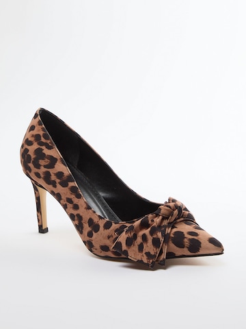 Escarpins 'Classic' Trendyol en marron : devant