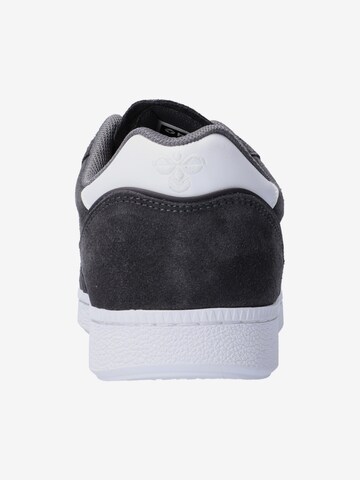 Hummel Sneaker in Grau