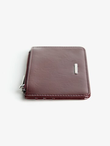 Astuccio di Bershka in rosso