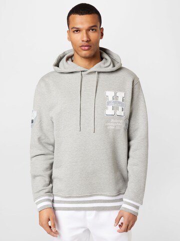 Les Deux Sweatshirt 'Varsity' in Grau: predná strana