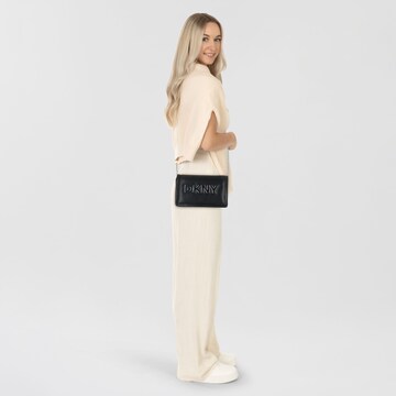 DKNY Clutch 'Maggie' in Schwarz