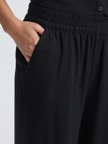 Oxmo Loose fit Trousers ' OXNInna Linen Mix ' in Black