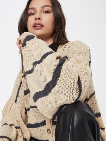 In The Style Knit cardigan 'LORNA' in Brown