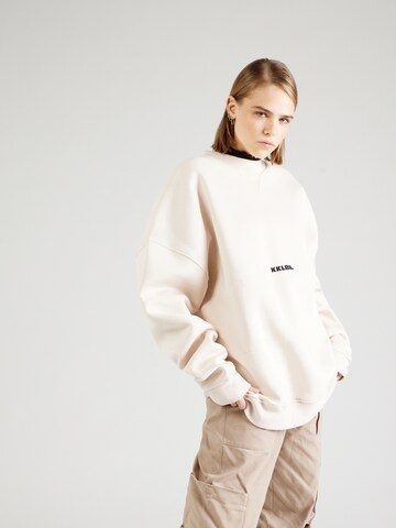 Karo Kauer Sweatshirt 'Sold Out' in White: front
