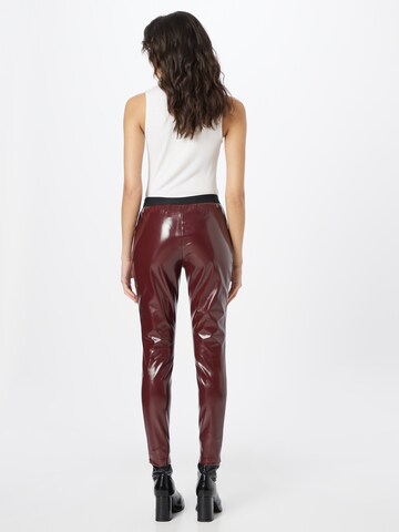 DELICATELOVE - Skinny Leggings 'NELLI' em vermelho