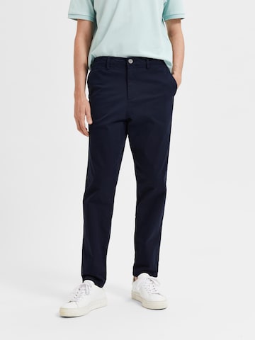 SELECTED HOMME Chino Pants in Blue: front