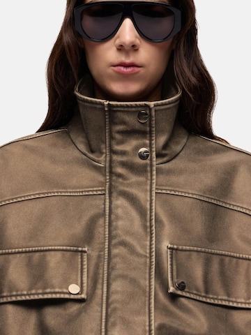 PINKO Kurtka zimowa 'PINKO BARKERIA BLOUSON TELA SPALMATA GIUBBINO' w kolorze brązowy
