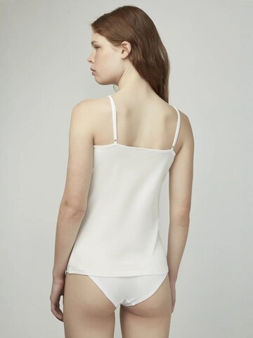 Top 'Tanktops & Camis' de la Penti pe alb