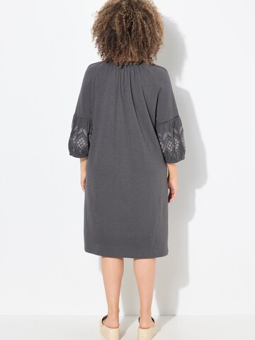 Robe Ulla Popken en gris