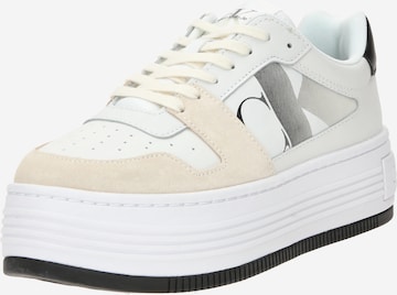 Baskets basses 'ELLA' Calvin Klein Jeans en blanc : devant