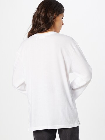 WEEKDAY - Camiseta 'Smash' en blanco