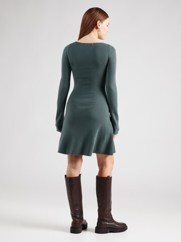 Robe 'Lotti' ABOUT YOU en vert