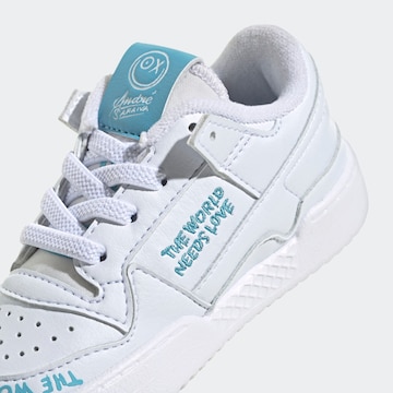 Baskets ADIDAS ORIGINALS en blanc