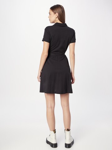 Rochie de la GANT pe negru