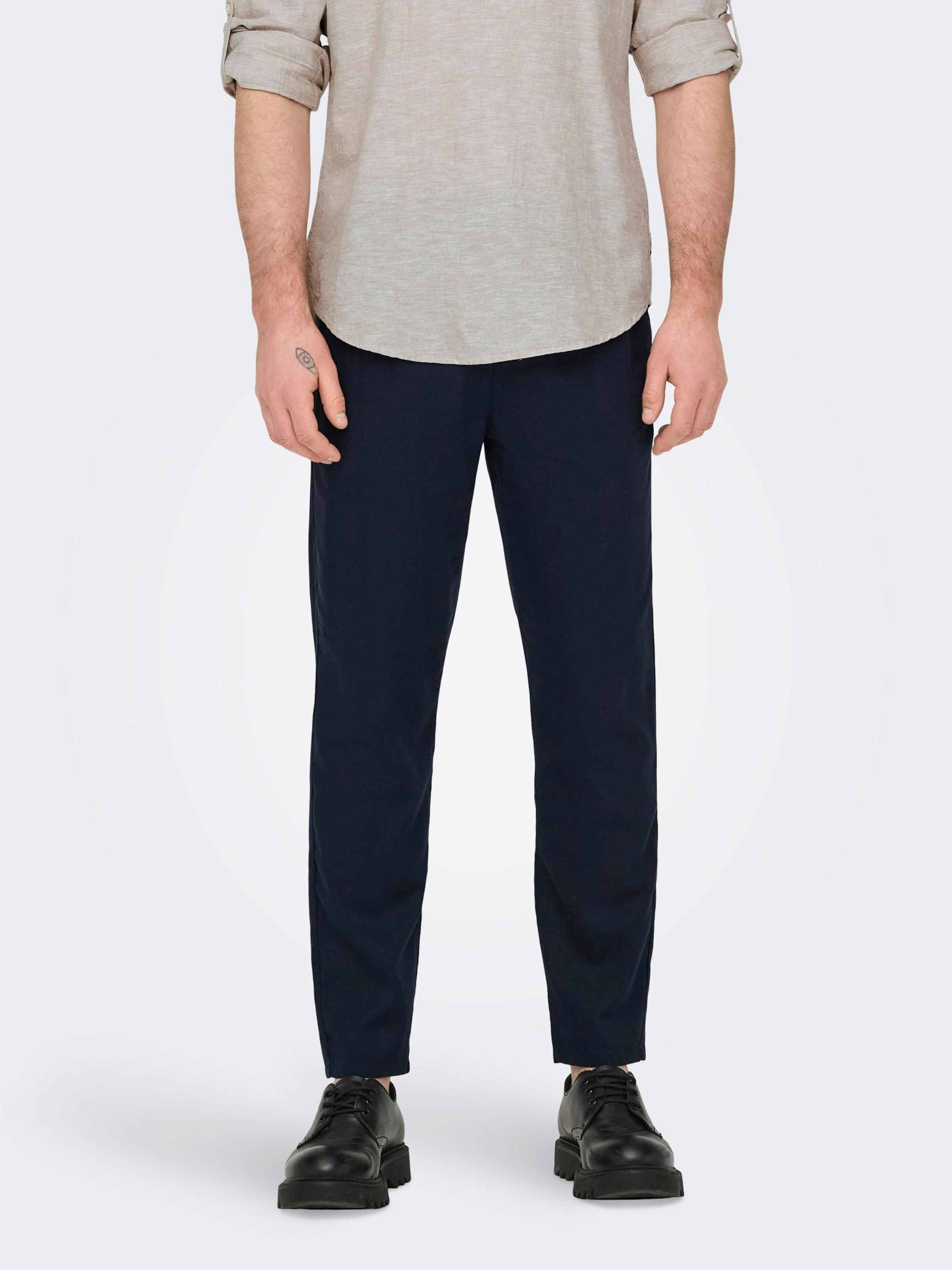 ONLY&SONS Pantalone Loose fit in velluto a costine con coulisse in vita FADE 22035492 Chinchilla Prezzo 0,00€ - Estasi Fashion